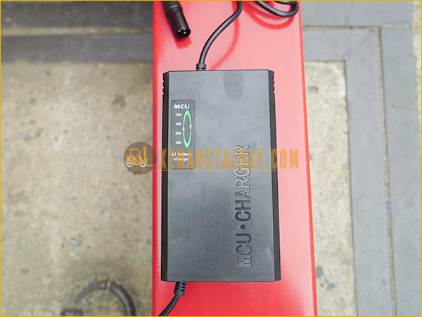 Xe nâng tay điện thấp bán tự động 1.5 tấn NOBLELIFT MỚI 100%